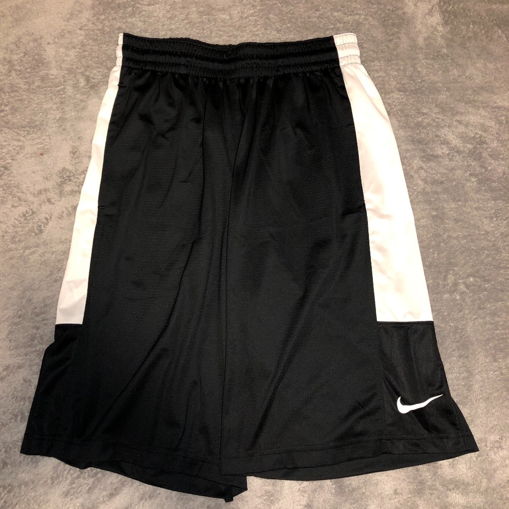 Nike Dri-Fit Basketball Shorts - Men’s Size M